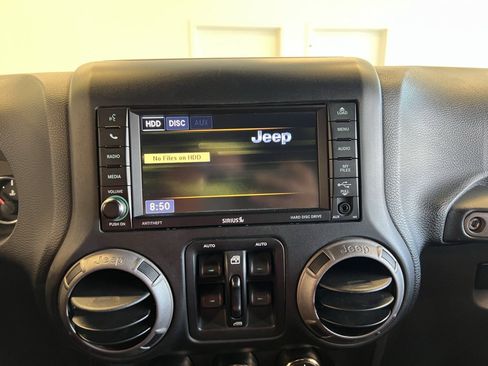 Used 2018 Jeep Wrangler Unlimited Sport S image 12