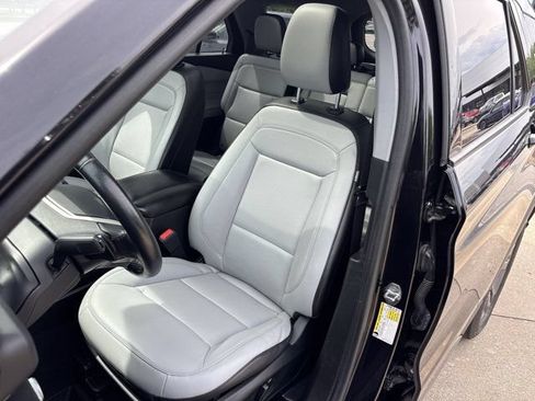 Used 2021 Ford Explorer XLT w/ Equipment Group 202A RWD image 22