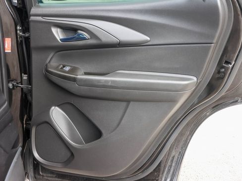 Used 2023 Chevrolet TrailBlazer LS FWD image 15