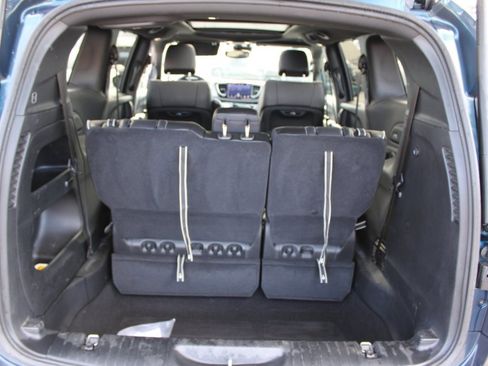 Used 2023 Chrysler Pacifica Limited w/ S Appearance Package image 35