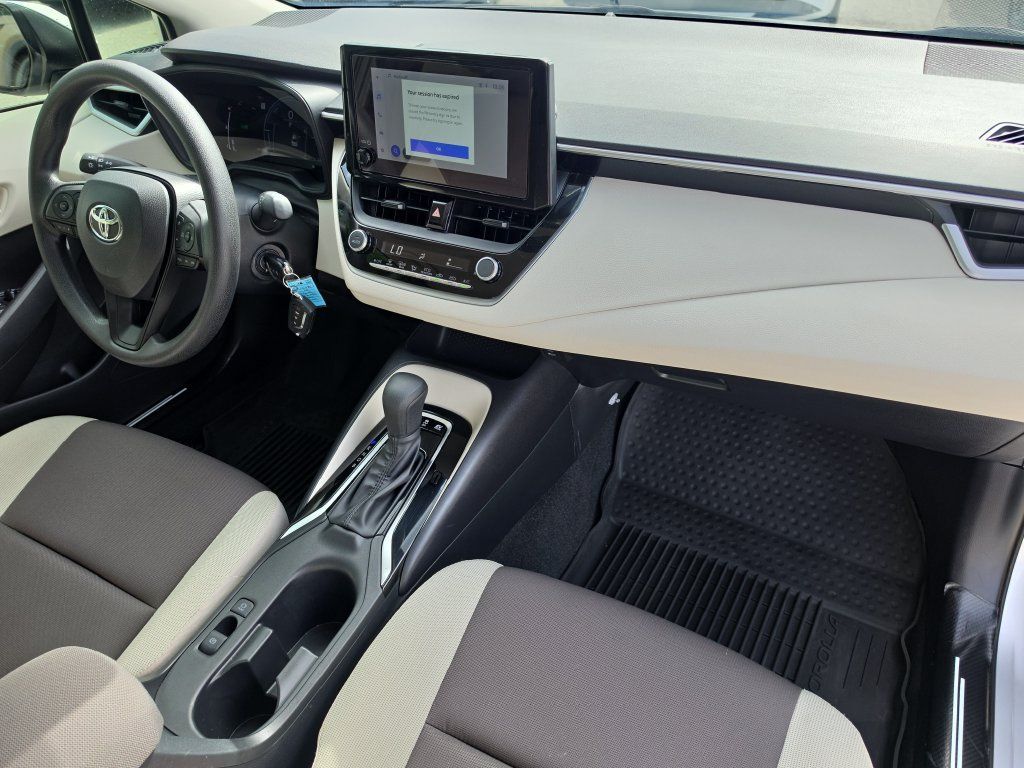 Used 2026 Toyota Corolla LE FWD image 11
