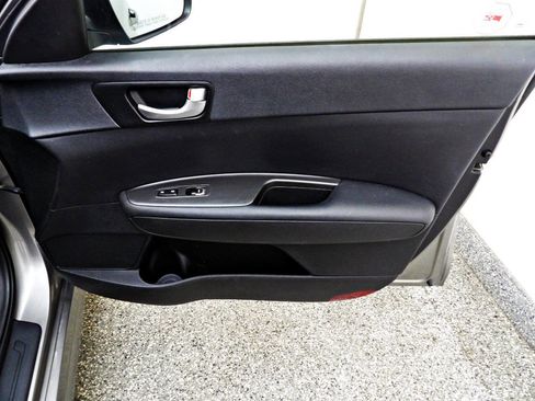 Used 2016 Kia Optima LX image 11