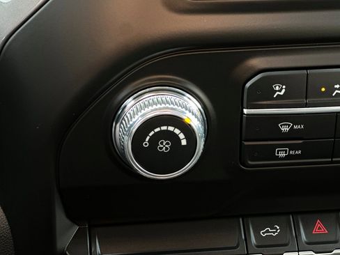 Used 2020 GMC Sierra 1500 4x4 Regular Cab w/ Sierra Value Package image 24