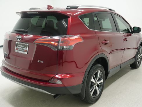 Used 2018 Toyota RAV4 XLE FWD image 4