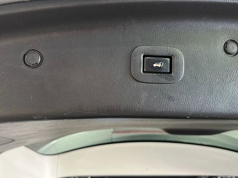 Used 2019 Nissan Armada SL w/ Premium Package image 12