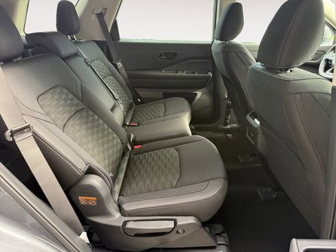 New 2025 Nissan Pathfinder SV image 29