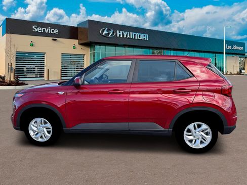 New 2026 Hyundai Venue SE FWD image 3