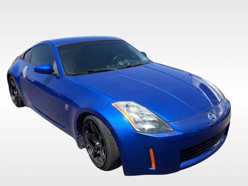 Used 2004 Nissan 350Z Coupe RWD image 2