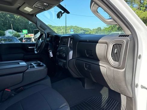 Used 2022 Chevrolet Silverado 2500 Custom w/ Snow Plow Prep/Camper Package AWD/4WD image 31