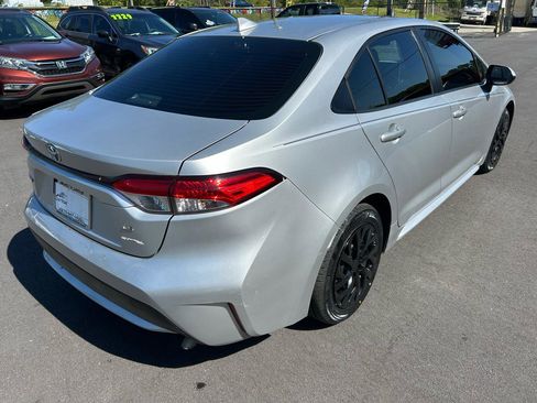 Used 2020 Toyota Corolla LE image 5