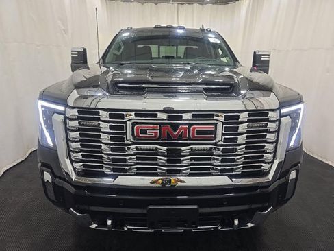Used 2025 GMC Sierra 3500 Denali w/ Denali Reserve Package AWD/4WD image 3