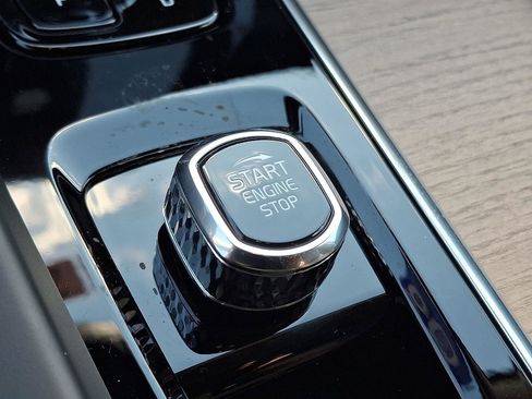 New 2026 Volvo XC60 B5 Plus w/ Climate Package image 15