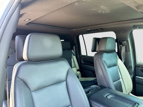 Used 2023 Chevrolet Suburban Z71 w/ Luxury Package image 26