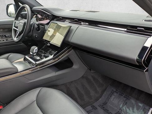 Used 2025 Land Rover Range Rover Sport SE image 23