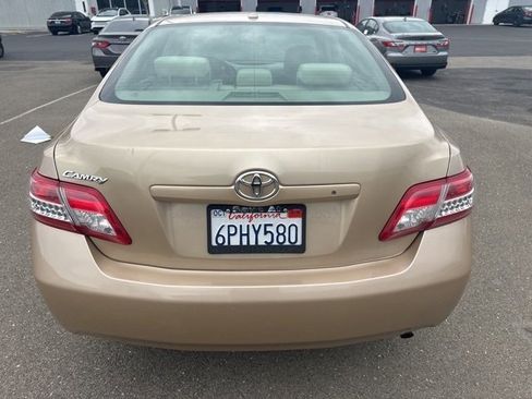 Used 2010 Toyota Camry image 8