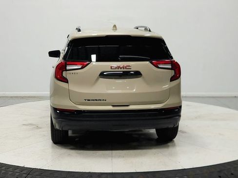 Used 2023 GMC Terrain SLE w/ Driver Convenience Package FWD image 7