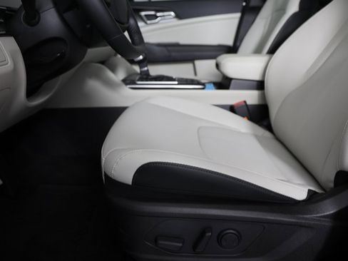 New 2026 Kia Sportage EX w/ EX Panorama Roof Package image 12