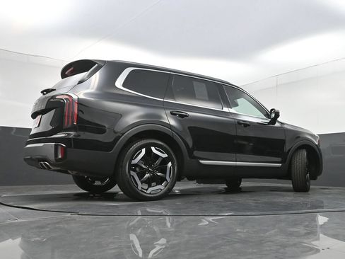 Used 2024 Kia Telluride EX w/ EX Captain's Chair Package FWD image 33