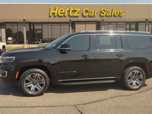 Used 2025 Jeep Wagoneer 4WD image 5