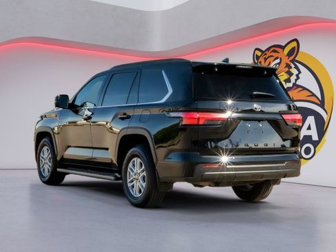 Used 2025 Toyota Sequoia SR5 AWD/4WD image 7