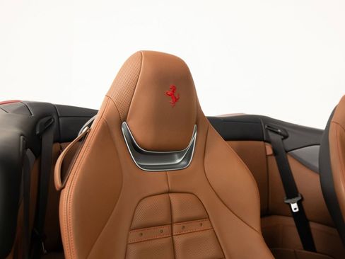 Certified 2023 Ferrari Portofino M RWD image 34