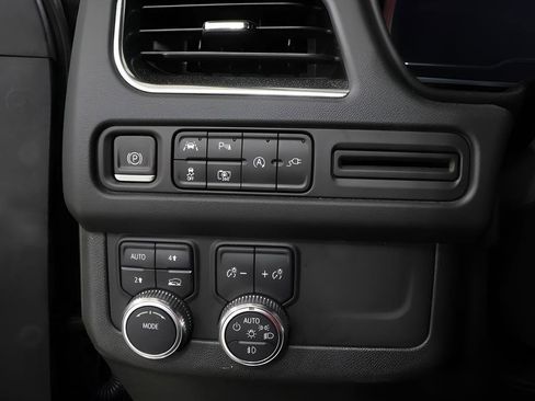 Used 2022 GMC Yukon SLT w/ SLT Luxury Package AWD/4WD image 19