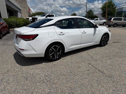 Used 2024 Nissan Sentra SV FWD image 23