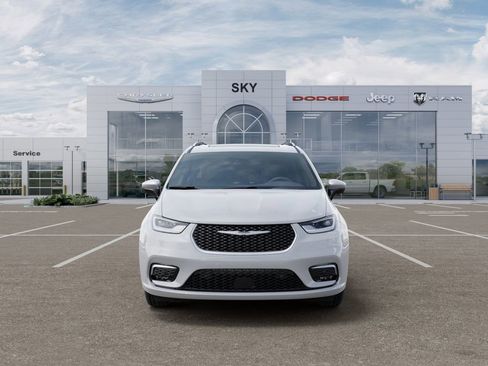 New 2026 Chrysler Pacifica Pinnacle image 6