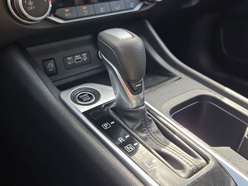 Used 2024 Nissan Sentra SV FWD image 25