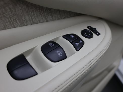 Used 2019 Nissan Murano SV w/ Premium Package FWD image 14