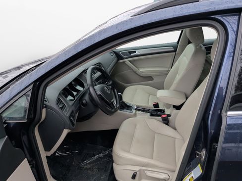 Used 2015 Volkswagen Golf TDI S image 9