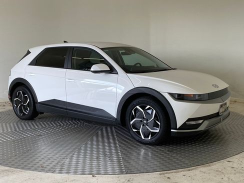 Used 2023 Hyundai Ioniq 5 SEL image 6