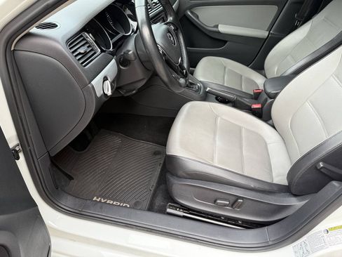 Used 2016 Volkswagen Jetta SEL Premium FWD image 14