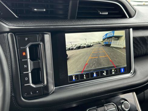 Used 2024 GMC Yukon XL Denali image 4