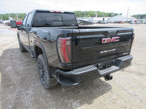 New 2026 GMC Sierra 2500 AT4 w/ AT4 Premium Plus Package AWD/4WD image 9