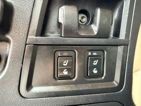 Used 2014 Toyota Sequoia Limited AWD/4WD image 20