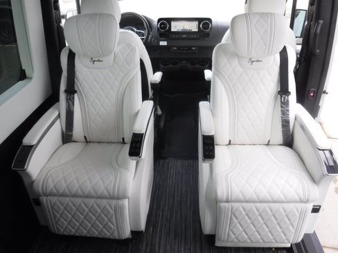 Used 2023 Mercedes-Benz Sprinter 3500 w/ Parking Package image 22