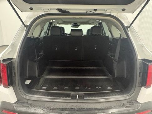 Used 2023 Kia Sorento S w/ Panoramic Sunroof Package AWD/4WD image 8
