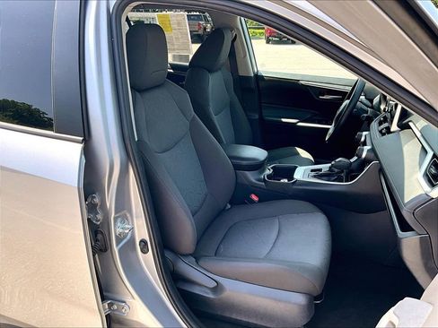 Used 2025 Toyota RAV4 XLE AWD/4WD image 11