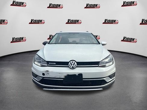 Used 2018 Volkswagen Golf Alltrack SE image 2