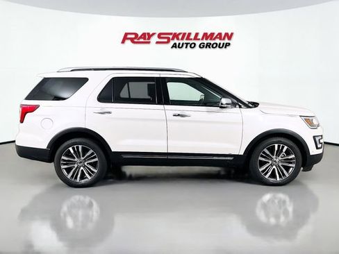 Used 2017 Ford Explorer Platinum image 8