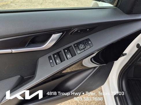 Used 2023 Kia Niro Wave FWD image 23