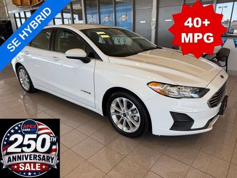 Used 2019 Ford Fusion SE FWD image 1
