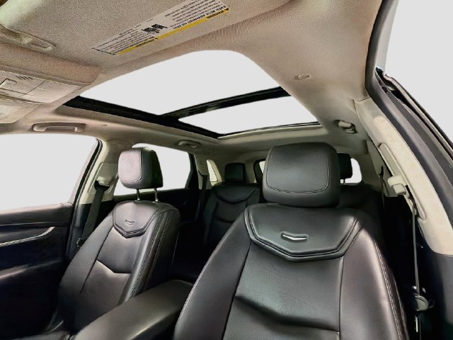 Used 2017 Cadillac XT5 Premium Luxury w/ LPO, Wheel Lock Package FWD image 19