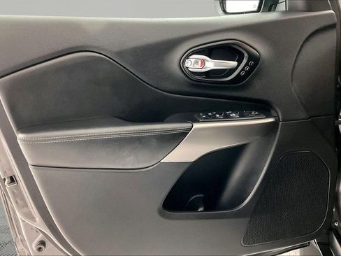 Used 2021 Jeep Cherokee Limited w/ Elite Package image 17