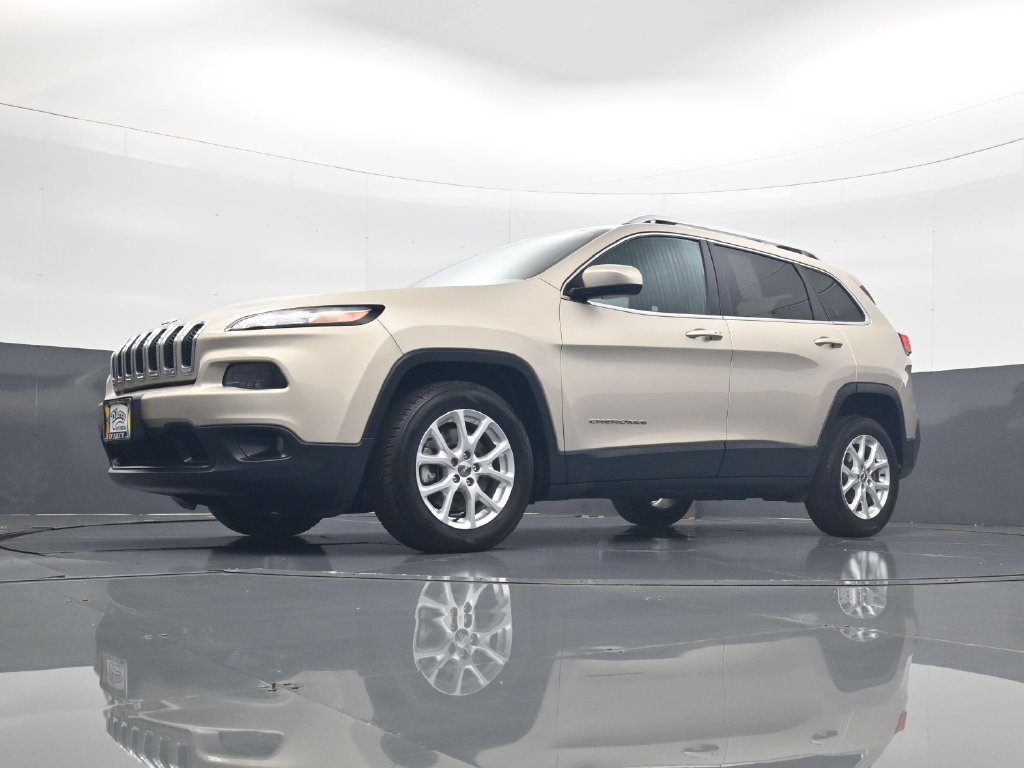 Used 2015 Jeep Cherokee Latitude w/ Comfort/Convenience Group FWD image 22
