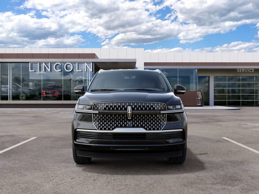 New 2027 Lincoln Navigator Premiere RWD image 3