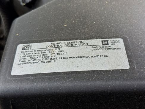 Used 2021 Chevrolet Suburban LT image 22