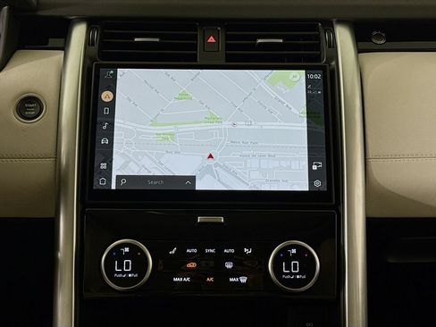 Used 2024 Land Rover Discovery S AWD/4WD image 19