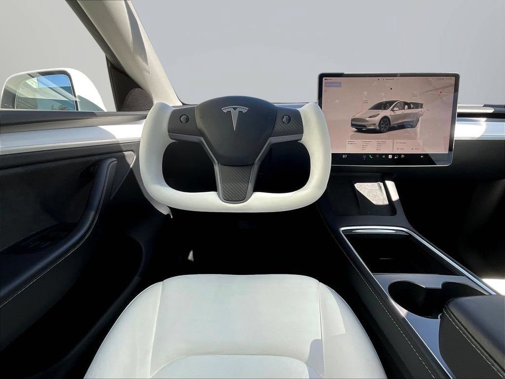 Used 2024 Tesla Model Y Long Range AWD/4WD image 10